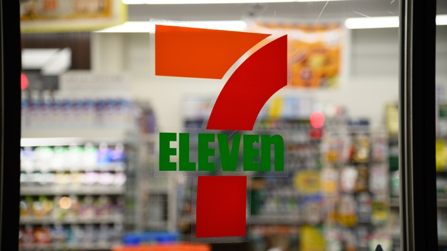 Logo 7-Eleven./Bloomberg-Akio Kon