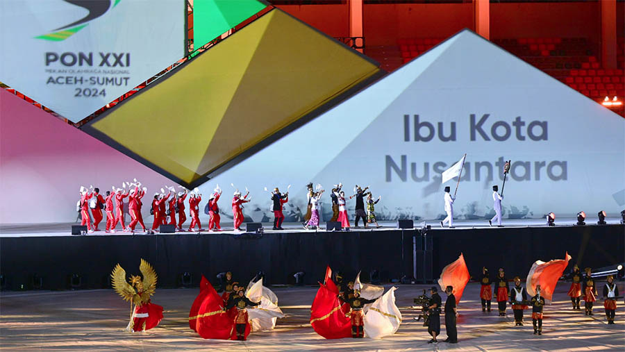 Presiden Jokowi didampingi Iriana Joko Widodo, secara resmi membuka Pekan Olahraga Nasional (PON) XXI. (Muchlis Jr - Biro Pers Sekretariat Presiden)