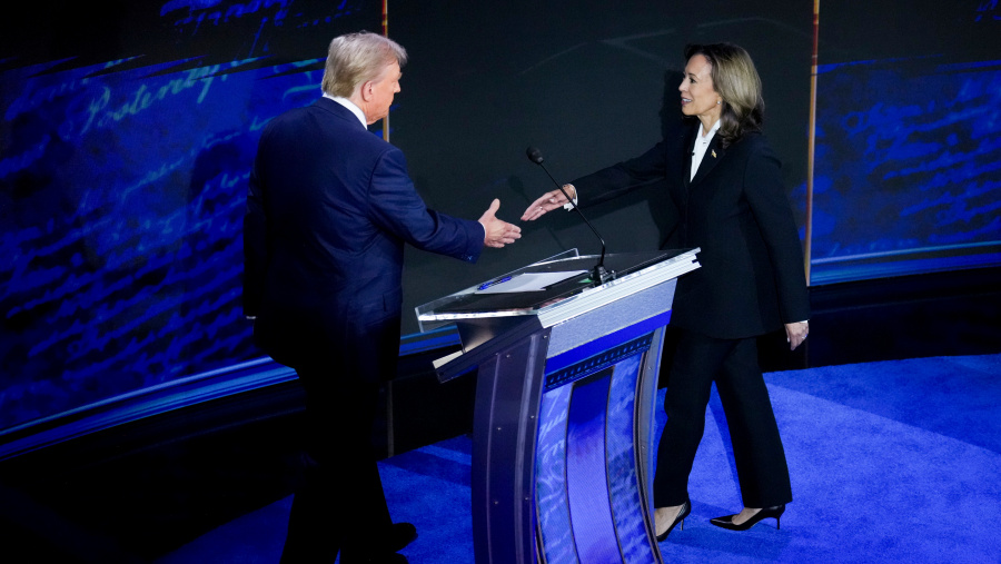 Kamala Harris & Donald Trump saat debat presiden kedua di Pennsylvania, AS, Selasa (10/9/2024). (Doug Mills/The New York Time/Bloomberg)