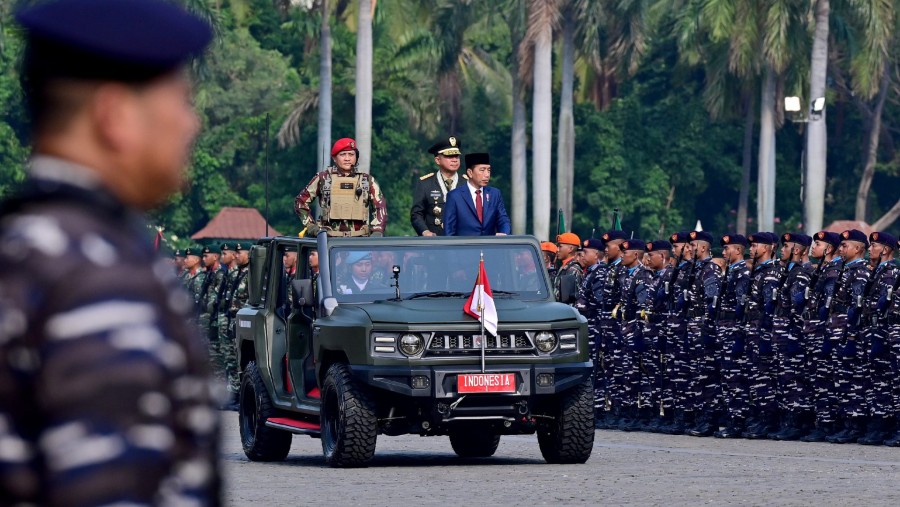 Presiden Jokowi hadiri HUT TNI ke-49 di Kawasan Monas. (Dok Setpres RI)