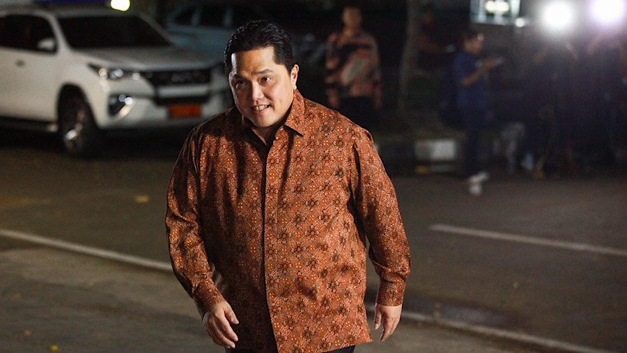 Menteri BUMN Erick Thohir bertemu dengan Prabowo Subianto di Kertanegara, Senin (14/10/2024). (Bloomberg Technoz/Andrean Kristianto)