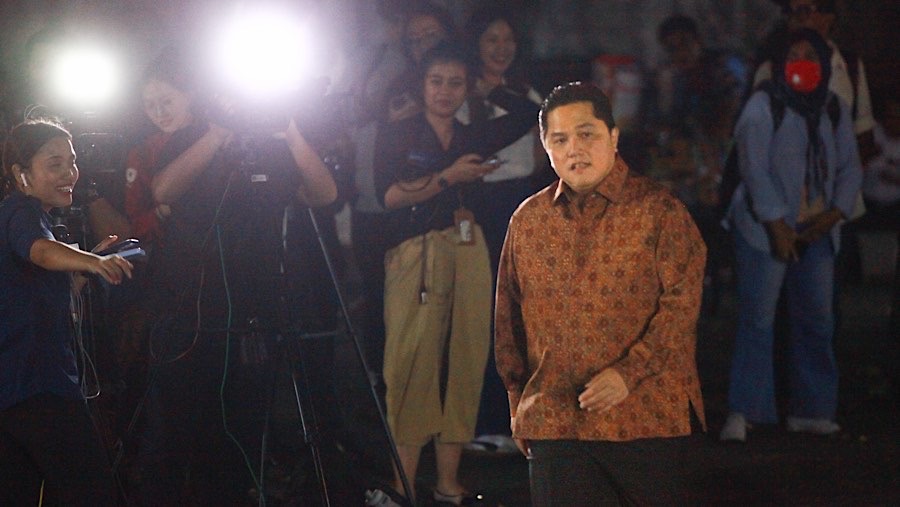 Menteri BUMN Erick Thohir bertemu dengan Prabowo Subianto di Kertanegara, Senin (14/10/2024). (Bloomberg Technoz/Andrean Kristianto)