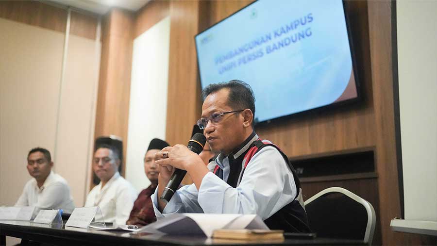 Itung Prasaja, Direktur Operasional WSBP dalam konferensi pers Proyek Pembangunan UNIPI PERSIS Bandung.