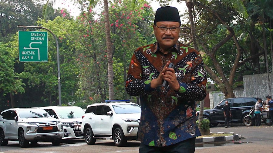 Menteri Sosial Saifullah Yusuf bertemu dengan Prabowo Subianto di Kertanegara, Senin (14/10/2024). (Bloomberg Technoz/Andrean Kristianto)