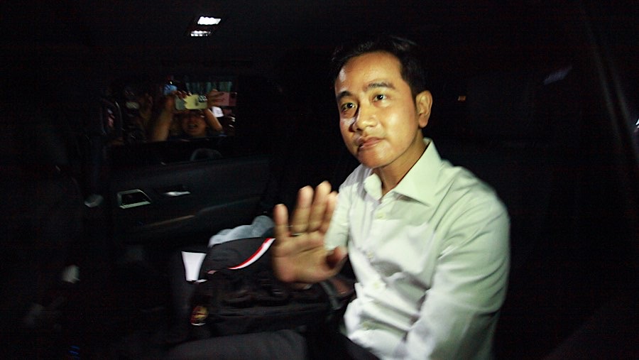 Wapres terpilih Gibran Rakabuming Raka usai pembekalan calon menteri di Hambalang, Rabu (16/10/2024). (Bloomberg Technoz/Andrean Kristianto)