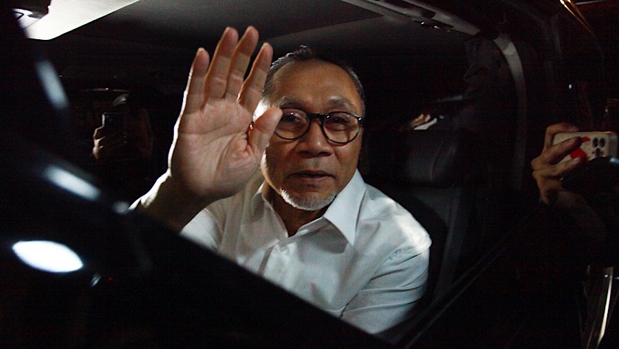 Ketua Umum PAN Zulkifli usai pembekalan calon menteri di Hambalang, Rabu (16/10/2024). (Bloomberg Technoz/Andrean Kristianto)