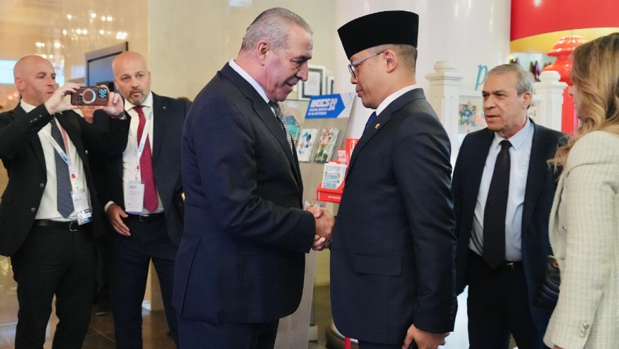 Menlu RI Sugiono bertemu Sekretaris Jenderal Komite Eksekutif Organisasi Pembebasan Palestina (PLO) Hussein Al Sheikh. (Dok. Kemlu)