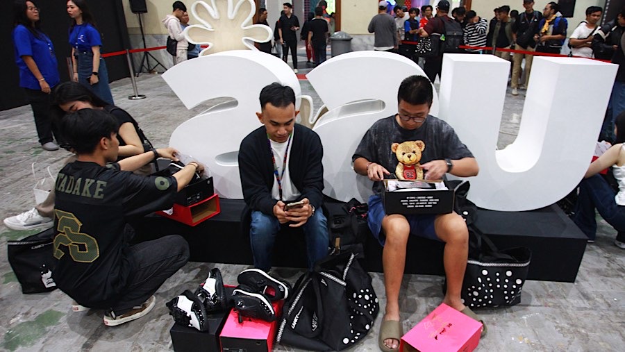 Acara ini menjadi menjadi titik temu bagi para penggemar sneaker, fashion, dan budaya pop di Indonesia. (Bloomberg Technoz/Andrean Kristianto)