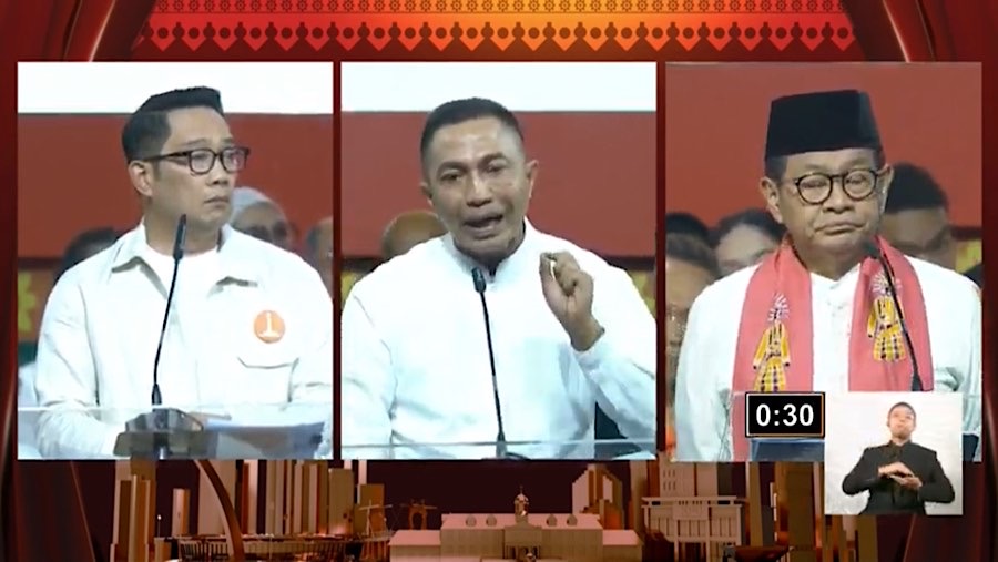 Cagub Jakarta Ridwan Kamil, Dharma Pongrekun dan Pramono Anung saat debat kedua di Jakarta. Minggu (27/10/2024). (Youtube KPU PROVINSI DKI JAKARTA)