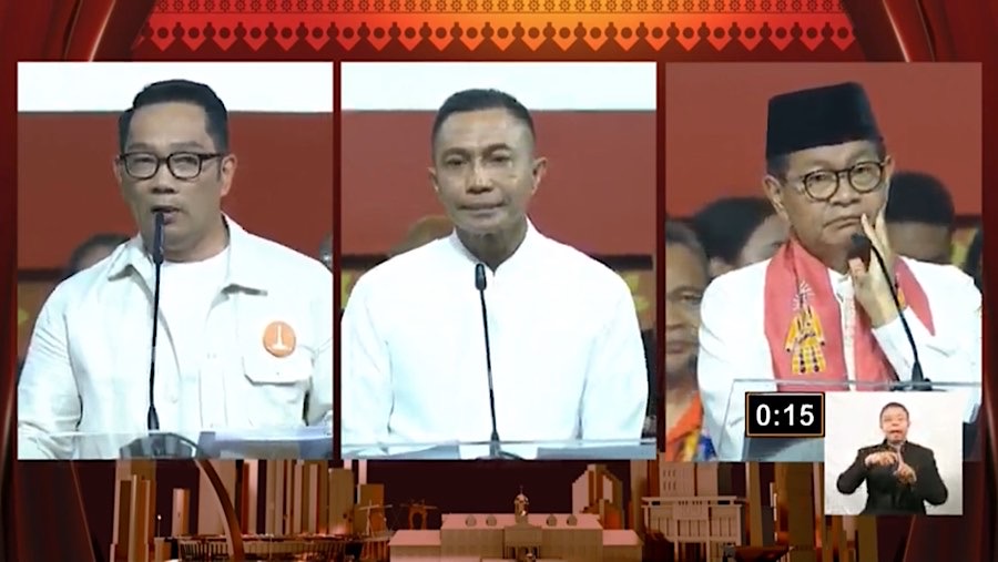 Cagub Jakarta Ridwan Kamil, Dharma Pongrekun dan Pramono Anung saat debat kedua di Jakarta. Minggu (27/10/2024). (Youtube KPU PROVINSI DKI JAKARTA)
