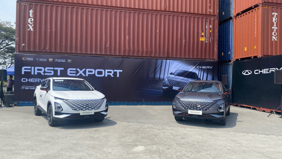 Ekspor perdana Chery Omoda 5 ke Vietnam dari Cikarang, Jumat (1/11/2024)./Bloomberg Technoz-Dovana Hasiana