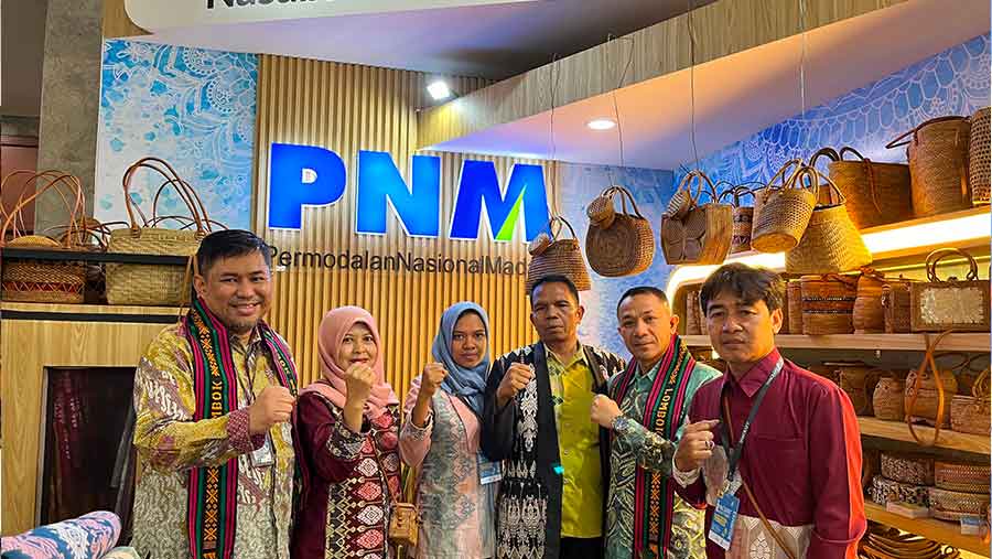 Produk Kriya Nasabah PNM Jadi Incaran Pelanggan INACRAFT 2024 (PNM)