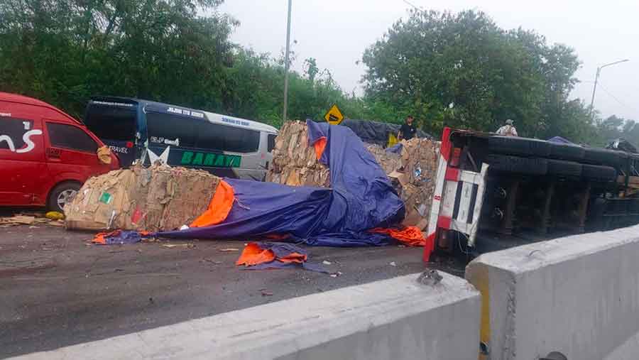 Kecelakaan Truk di Ruas Tol Cipularang, Jasa Marga Percepat Upaya Penanganan (Dok. Jasamarga)