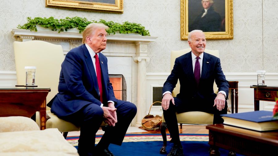 Donald Trump bertemu Joe Biden di Gedung Putih. (Sumber: Bloomberg)