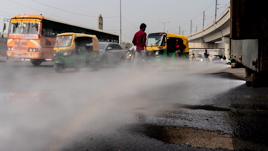 Polusi udara yang parah di New Delhi telah menyebabkan banyak keluarga mencari bantuan medis. (Anindito Mukherjee/Bloomberg)