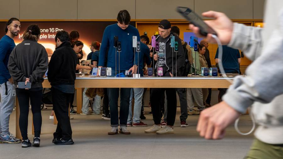 Suasana toko ritel Apple. (Bloomberg)