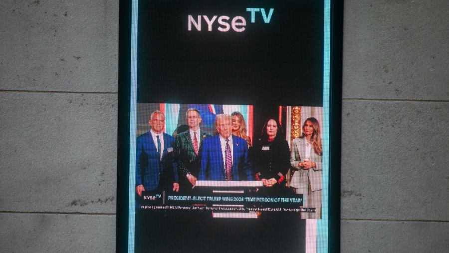 Donald Trump di layar NYSE.tv. (Bloomberg)