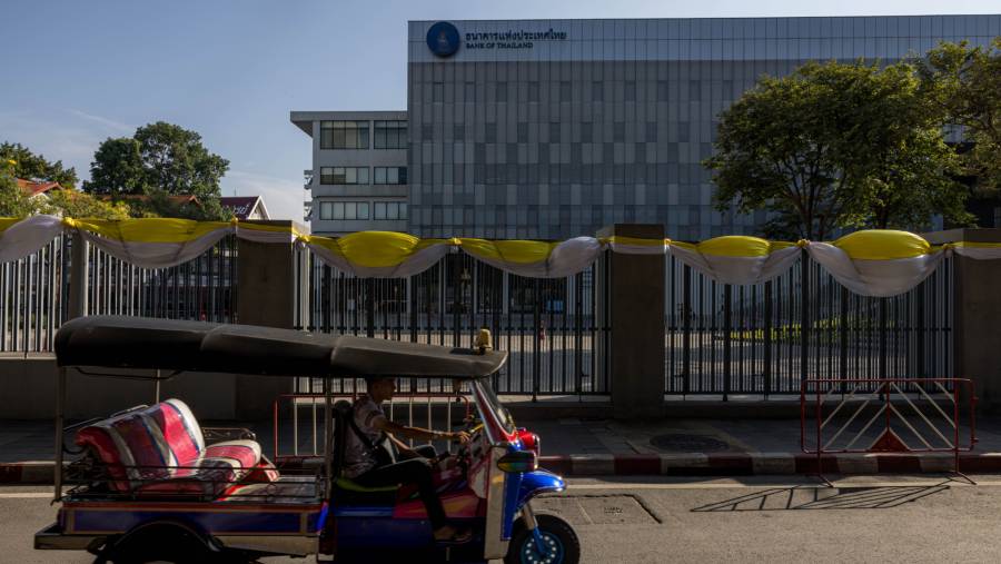 Gedung Bank of Thailand. (Bloomberg)