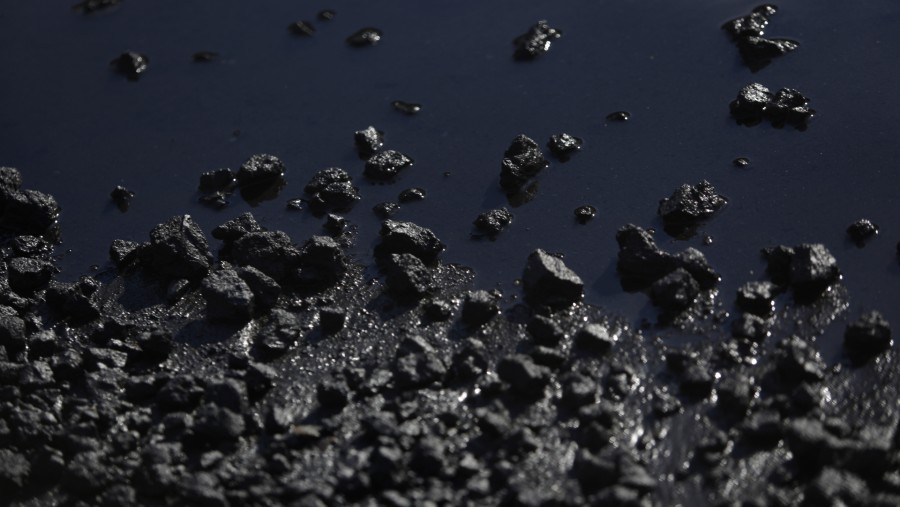 Coking coal./Bloomberg-Luke Sharrett