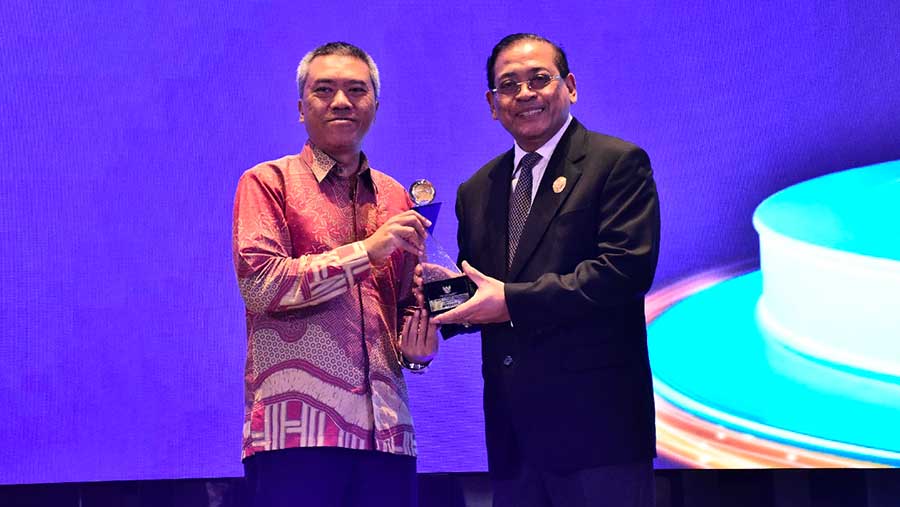 Dinobatkan Sebagai Badan Publik Terbaik Nasional, BRI Sabet Dua Penghargaan di Anugerah Keterbukaan Informasi Publik 2024 (BRI)