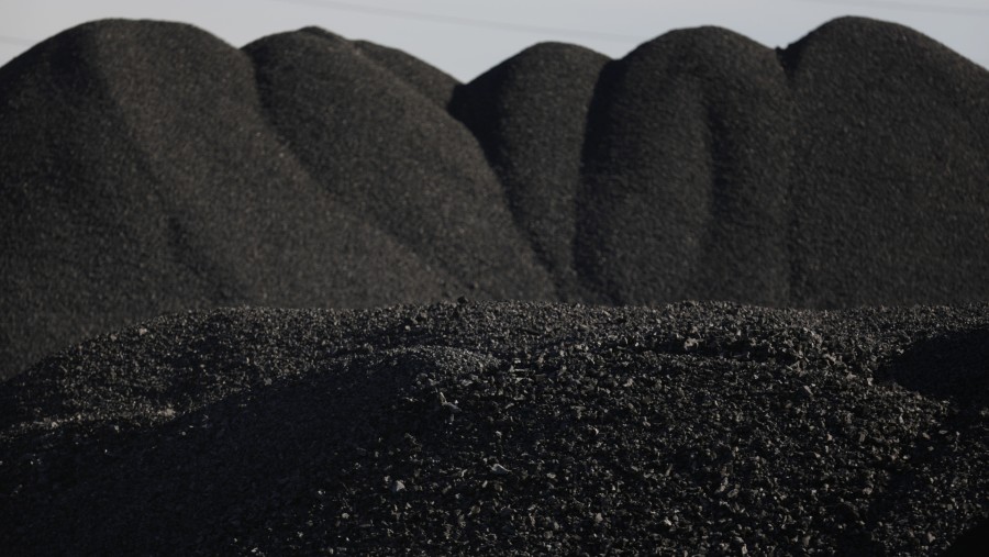 Coking coal./Bloomberg-Luke Sharrett