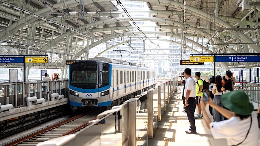 Setelah bertahun-tahun mengalami kekurangan dana, biaya yang membengkak, Kota Ho Chi Minh membuka jalur metro pertamanya. (Maika Elan/Bloomberg)