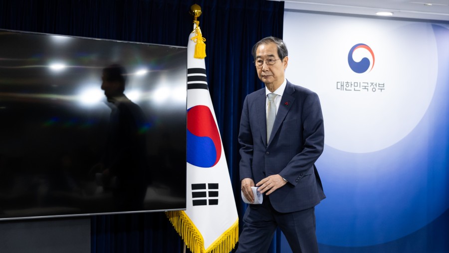 PM sekaligus Plt Presiden Korsel, Han Duck-soo. (SeongJoon Cho/Bloomberg)