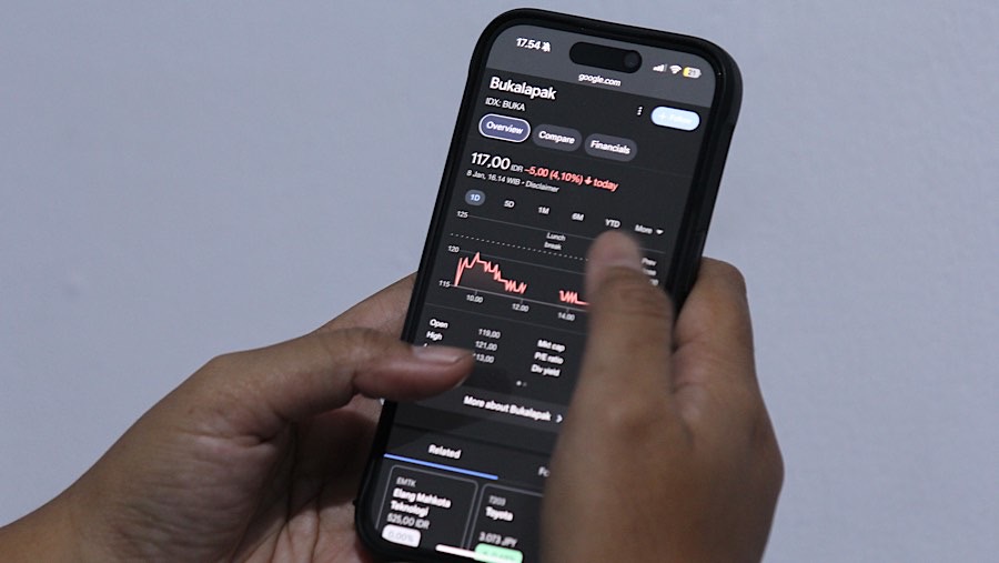 Kabar penutupan marketplace membuat saham PT Bukalapak.com Tbk (BUKA) tertekan sepanjang hari ini. (Bloomberg Technoz/Andrean Kristianto)