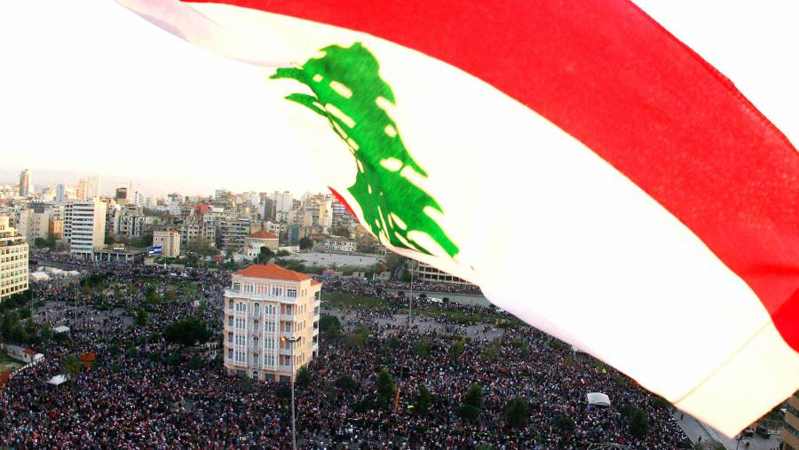 Bendera Lebanon. (Fotografer: Wael Ladki/Bloomberg News)