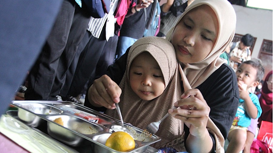 Porsi makanan untuk ibu hamil dan balita berbeda. (Bloomberg Technoz/Andrean Kristianto)