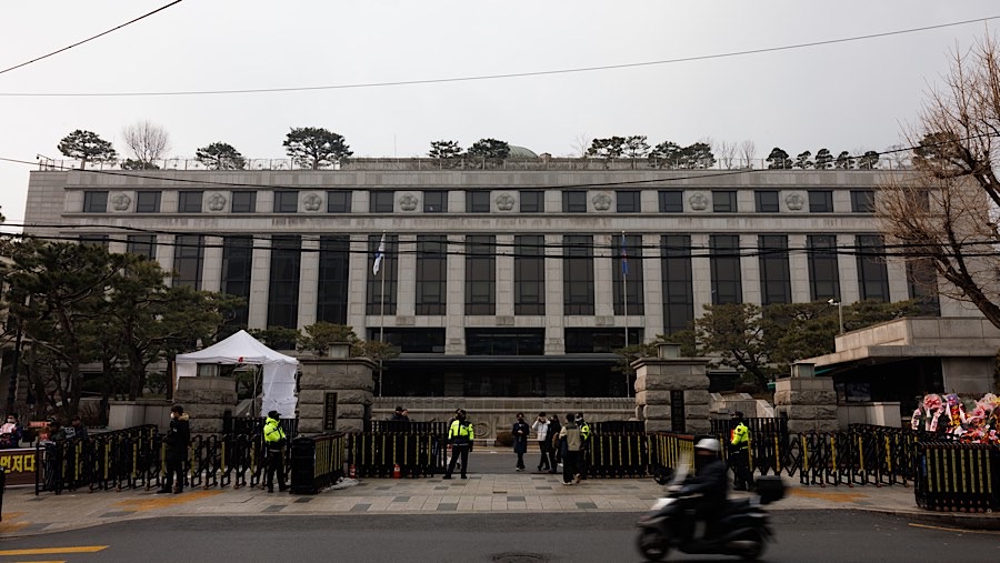 Namun sidang tersebut ditunda hanya empat menit setelah dimulai, menyusul ketidakhadiran Yoon. (SeongJoon Cho/Bloomberg)