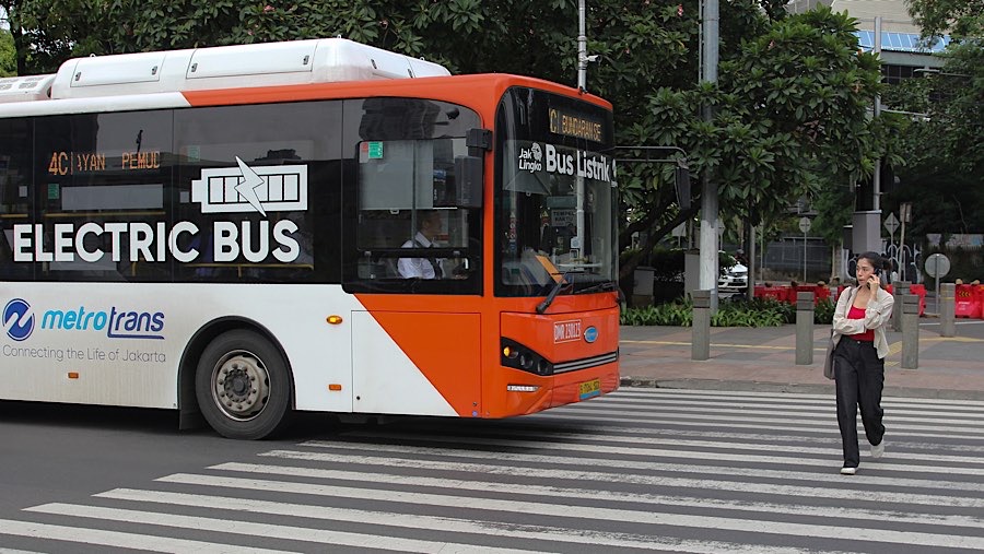 Pada tahun 2024, Transjakarta melayani 371,4 juta pelanggan rata-rata lebih dari 1 juta pelanggan perhari. Bloomberg Technoz/Andrean Kristianto)