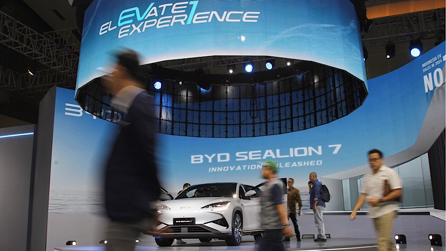 Perhelatan pameran otomotif Indonesia International Motor Show (IIMS) 2025 resmi dimulai hari ini. (Bloomberg Technoz/Andrean Kristianto)