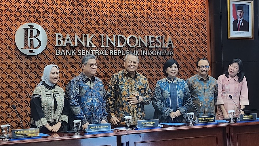 Gubernur Bank Indonesia Perry Warjiyo saat Pengumuman Rapat Dewan Gubernur (RDG), Rabu (19/2/2025). (Bloomberg Technoz/Dovana Hasiana)