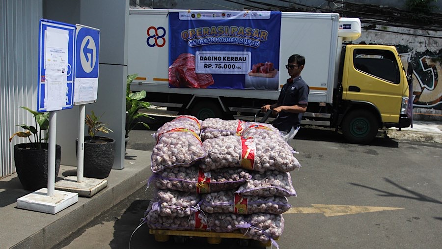 Operasi pasar pangan murah berlangsung mulai Senin, 24 Februari 2025 hingga 29 Maret 2025. (Bloomberg Technoz/Andrean Kristianto)