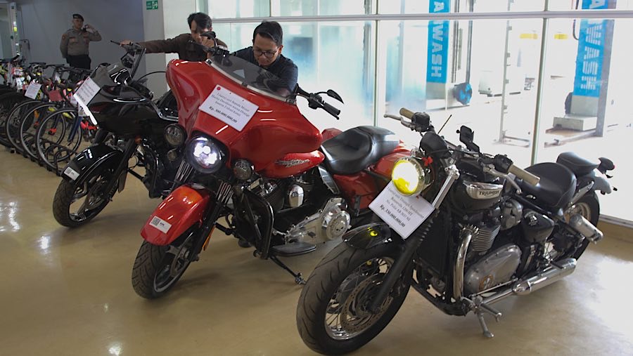 Terdapat juga motor gede (moge) salah satunya Triumph tipe Speedmaster Bonneville 1200 HT. (Bloomberg Technoz/Andrean Kristianto)