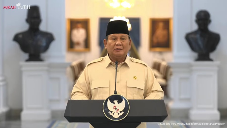 Prabowo Subianto dalam keterangan kebijakan THR & Gaji 13 bagi ASN, PPPK, Hakim, TNI Polri, dan Pensiunan Tahun 2025, 11 Maret 2025. (Dok: Setpres RI)