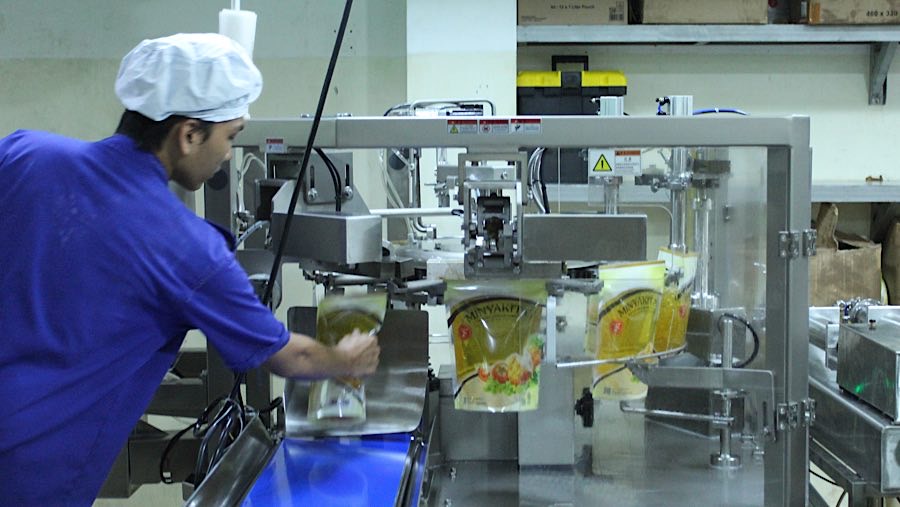 Setelah kejadian tersebut, Satgas Pangan Polri mulai melakukan inspeksi mendadak (sidak) kesejumlah tempat. (Bloomberg Technoz/Andrean Kristianto)