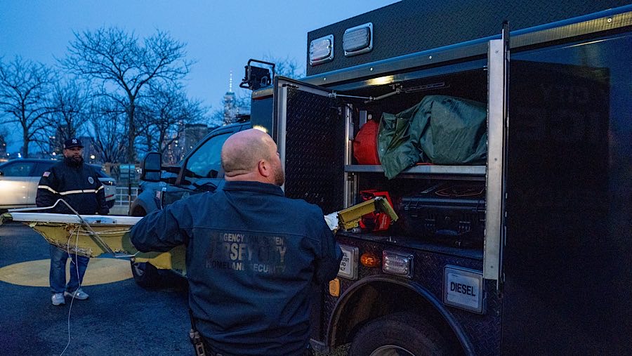 Otoritas kota mengatakan para korban, termasuk tiga anak-anak, berasal dari Spanyol. (David Dee Delgado/Bloomberg)