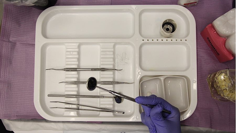 Menurut data, sekitar 57,6 persen penduduk Indonesia mengalami gangguan pada gigi dan mulut. (Bloomberg Technoz/Andrean Kristianto)