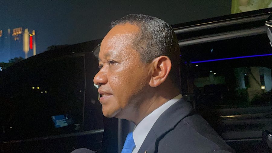 Menteri Energi dan Sumber Daya Mineral (ESDM) Bahlil Lahadalia. (Bloomberg Technoz/Azura Yumna)