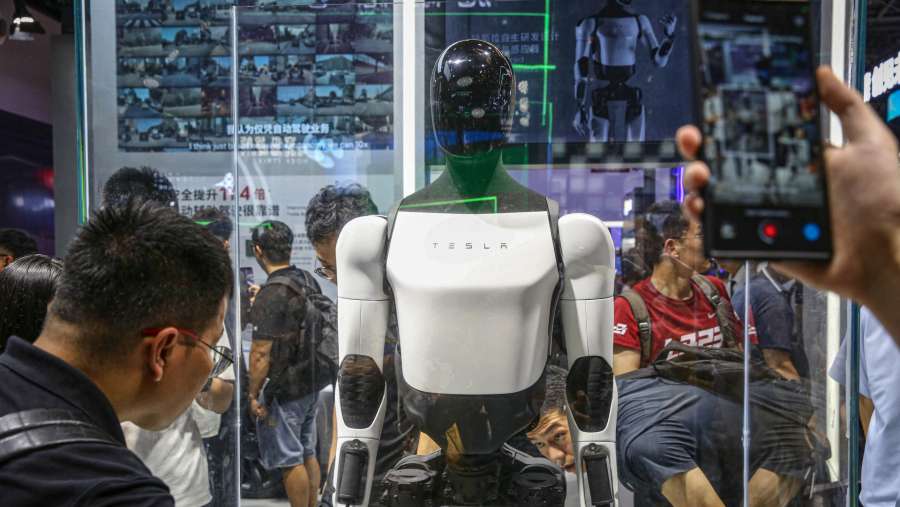 Robot Humanoid Tesla. (Bloomberg)