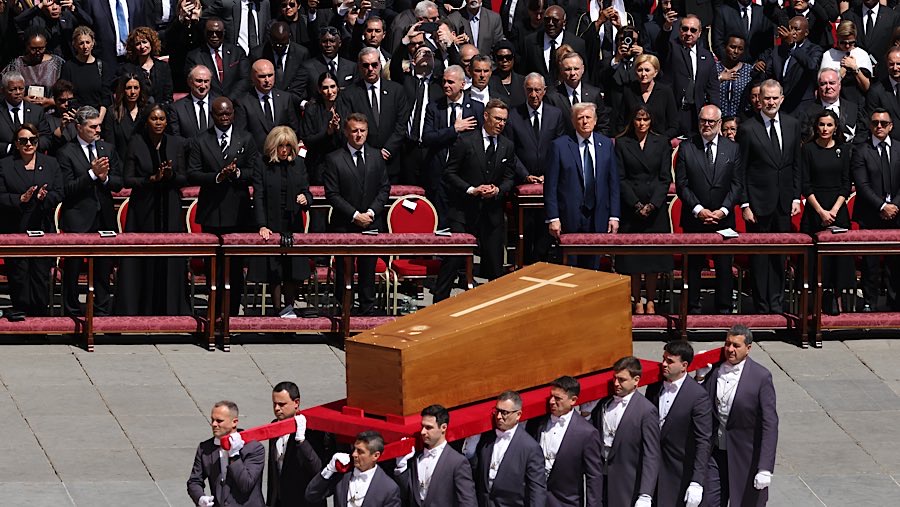 Tetlihat tokoh pemimpin negara di seluruh dunia datang saat pemakaman salah satunya Presiden ke-7 RI Jokowi Alessia Pierdomenico/Bloomberg)