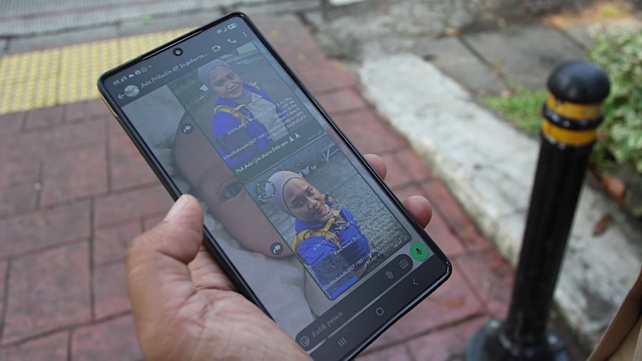 Foto tersebut wajib dikirim ke admin kepegawaian di masing-masing perangkat daerah untuk diverifikasi. (Bloomberg Technoz/Andrean Kristianto)