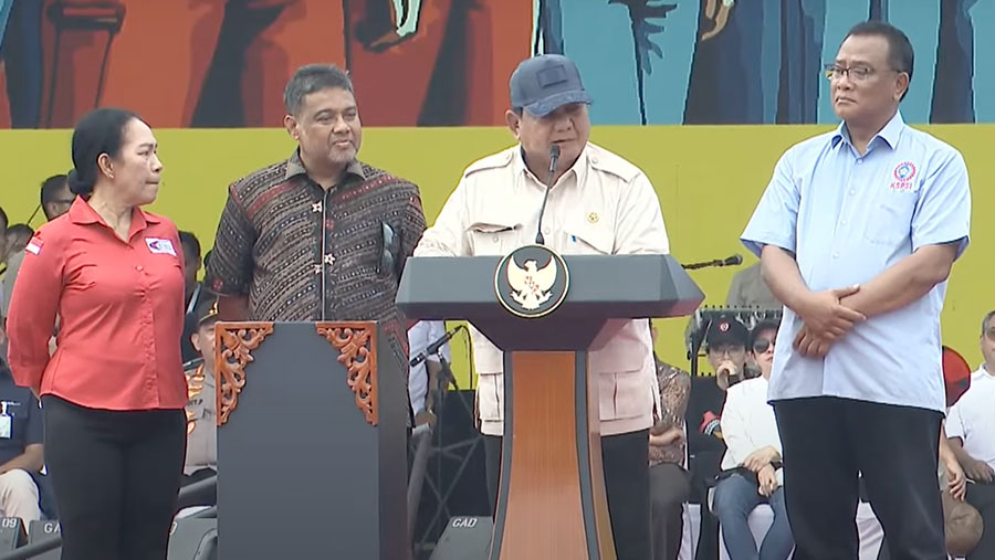 Presiden Prabowo Subianto memberikan pidato kebangsaan pada Hari Buruh di Monas, Kamis (1/5/2025). (Dok. YouTube/Sekretariat Presiden)
