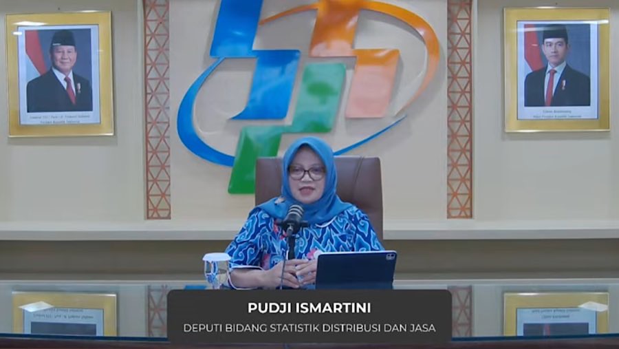 Deputi Bidang Statistik Distribusi dan Jasa  BPS Pudji Ismartini saat konfrensi pers di Jakarta, Jumat (2/5/2025). (Tangkapan Layar Youtube BPS)