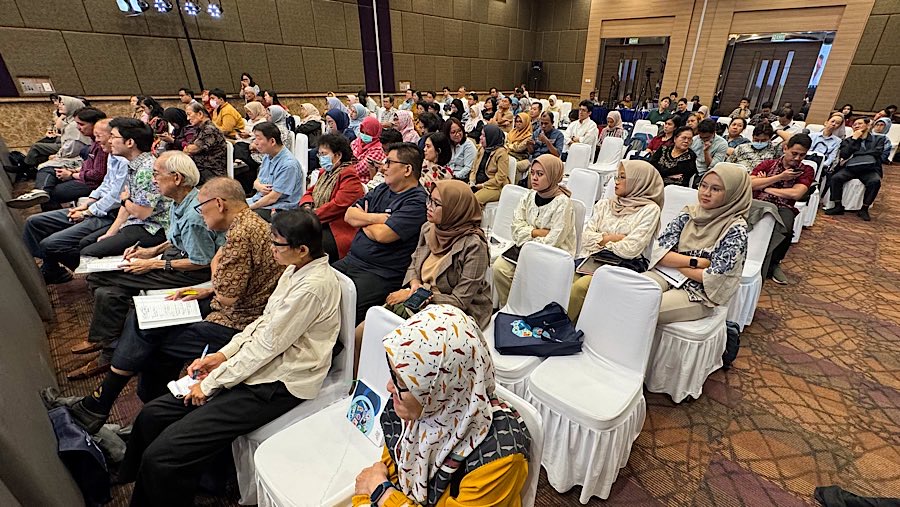 Mayapada Hospital Jakarta Selatan menggelar seminar Recent Update of Neuroscience & Minimally Invasive Neurosurgery. (Bloomberg Technoz/Andrean)