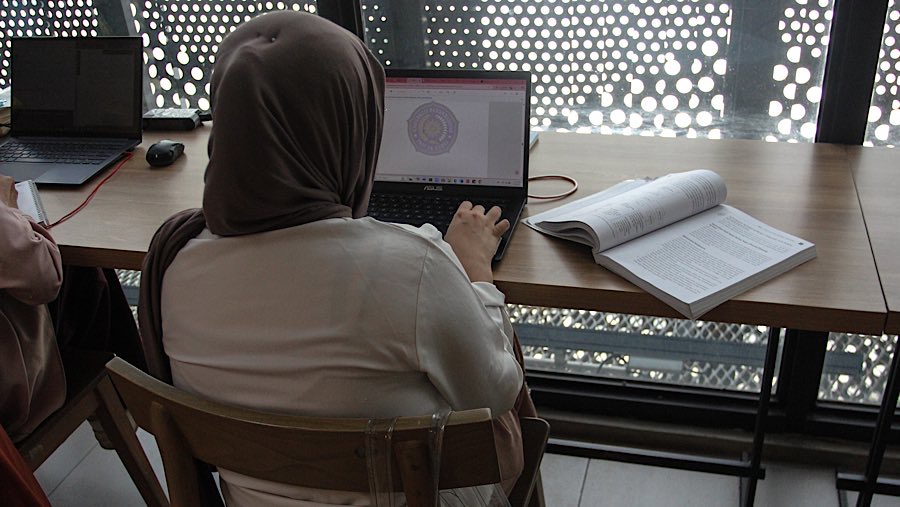 Kebijakan ini instruksi langsung Gubernur DKI Jakarta, guna meningkatkan akses masyarakat terhadap literasi. (Bloomberg Technoz/Andrean Kristianto)