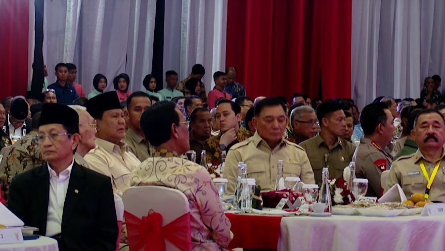 Presiden Prabowo Subianto dalam satu meja bersama Try Sutrisno. (Setpres)