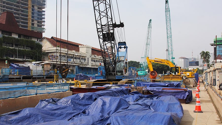 Nantinya, jalur MRT Fase 2A ini akan menjadi transportasi dari wilayah selatan ke utara Jakarta. (Bloomberg Technoz/Andrean Kristianto)